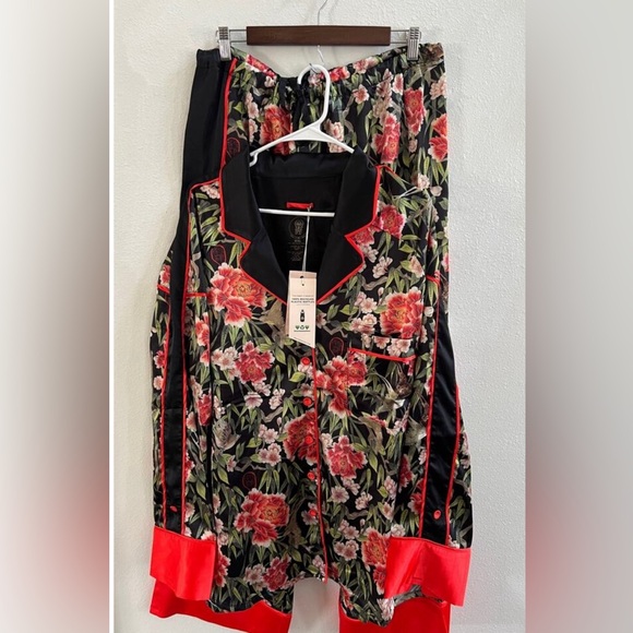 We are HAH Satin PJ Set NWT, in Flock 2gether Noir Black & Red Floral Size XXL - Picture 2 of 11